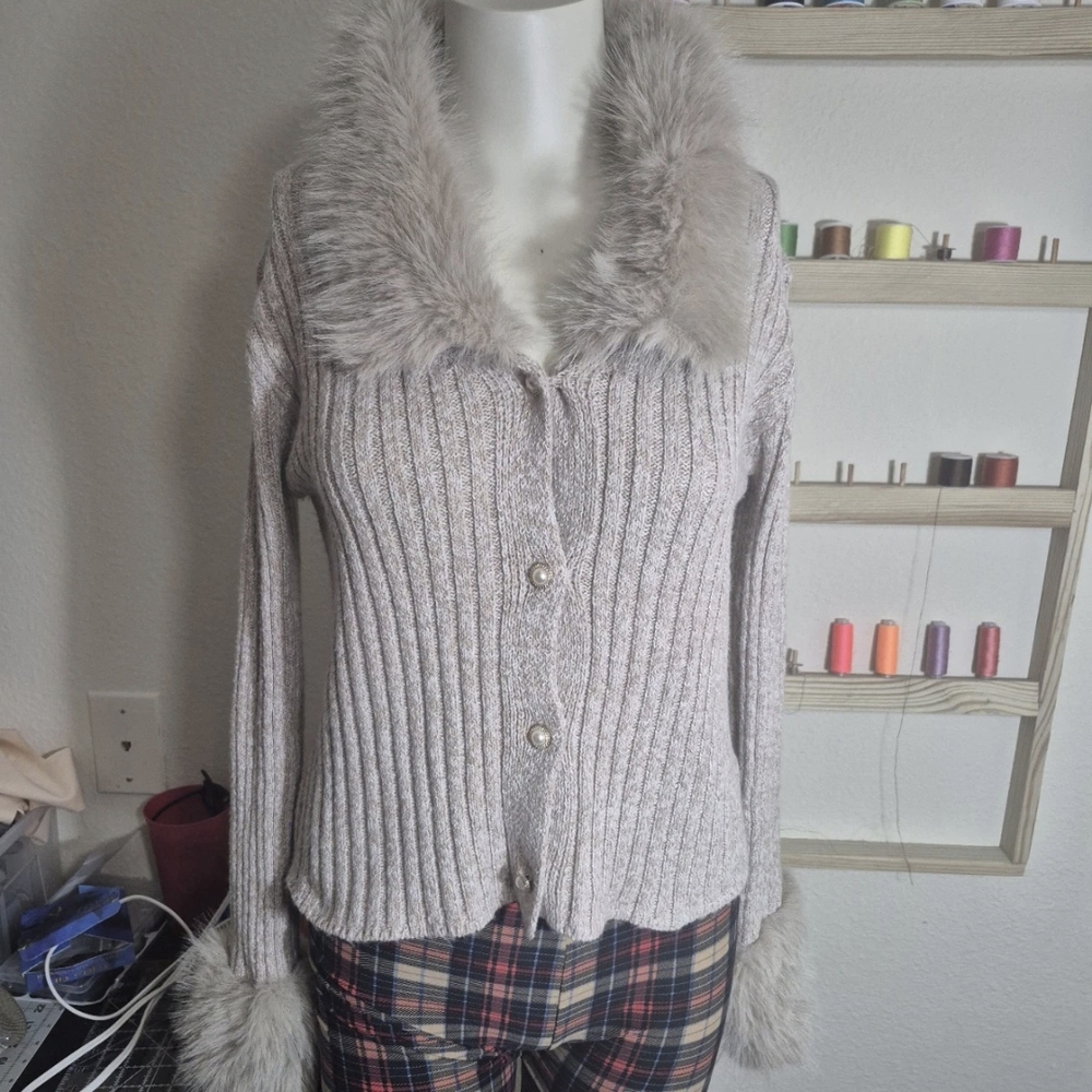 Women's Gray Sweater with Faux Fur Trim